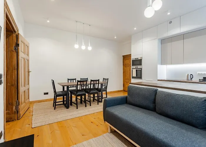 Two Bedroom Very Berry In With Desk By Renters