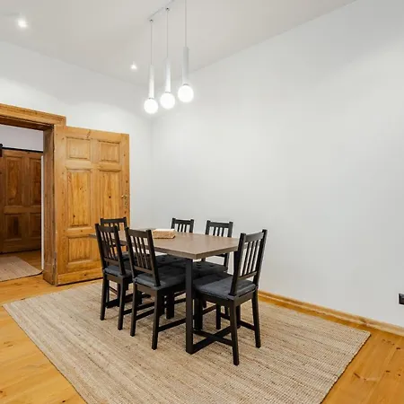 Two Bedroom Very Berry In With Desk By Renters *