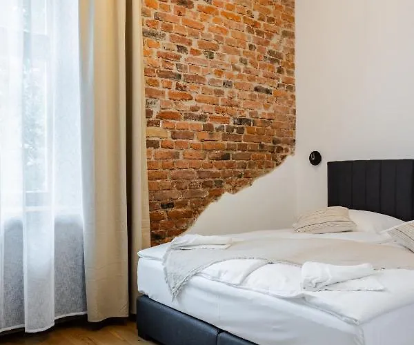 Two Bedroom Very Berry In With Desk By Renters * Poznań