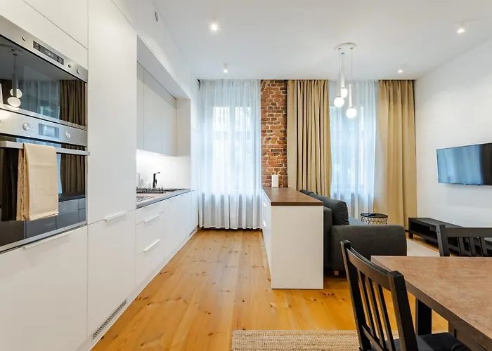 Two Bedroom Very Berry In With Desk By Renters *